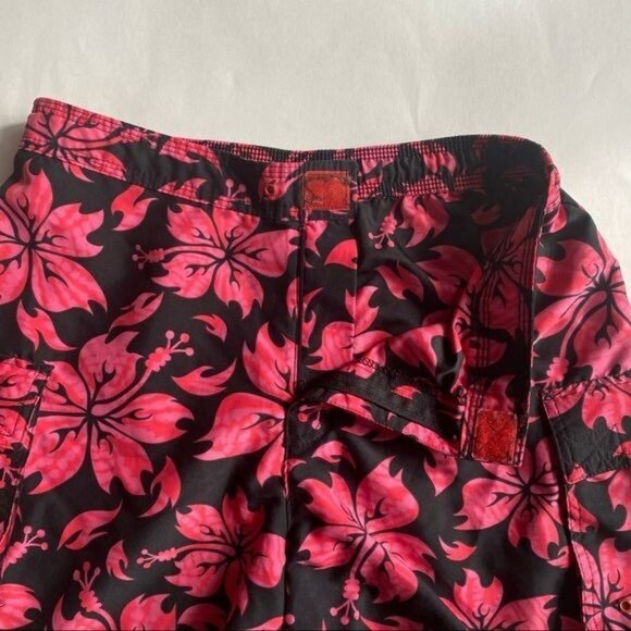 Catalina Black and Pink Floral Hawaiian Style Shorts Size M - Picture 6 of 11